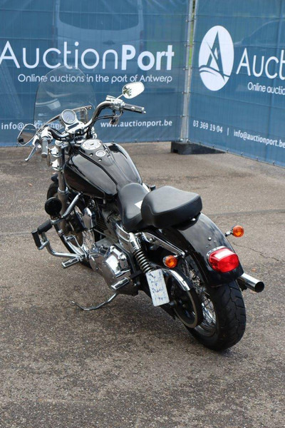 Harley-Davidson Dyna Super Glide - Motocykel: obrázok 4 Harley-Davidson Dyna Super Glide - Motocykel: obrázok 4