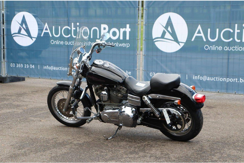 Harley-Davidson Dyna Super Glide - Motocykel: obrázok 3 Harley-Davidson Dyna Super Glide - Motocykel: obrázok 3