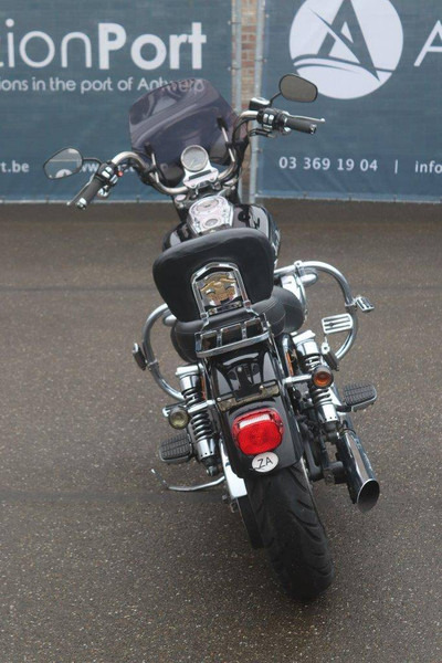 Harley-Davidson Dyna Super Glide Custom - Motocykel: obrázok 5 Harley-Davidson Dyna Super Glide Custom - Motocykel: obrázok 5