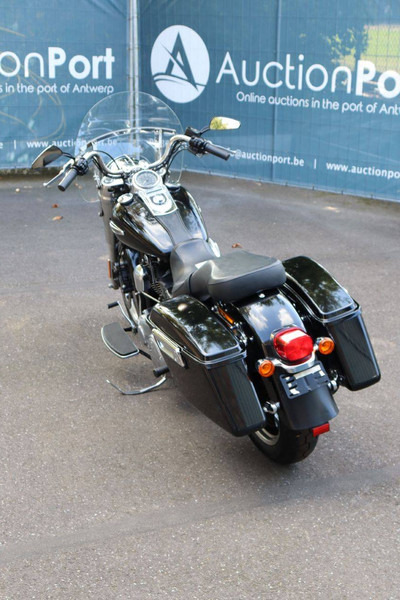 Harley-Davidson Dyna Switchback - Motocykel: obrázok 4 Harley-Davidson Dyna Switchback - Motocykel: obrázok 4