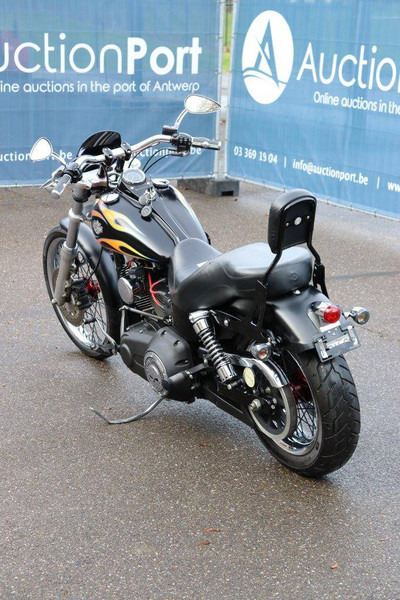 Harley-Davidson Dyna Wide Glide - Motocykel: obrázok 4 Harley-Davidson Dyna Wide Glide - Motocykel: obrázok 4