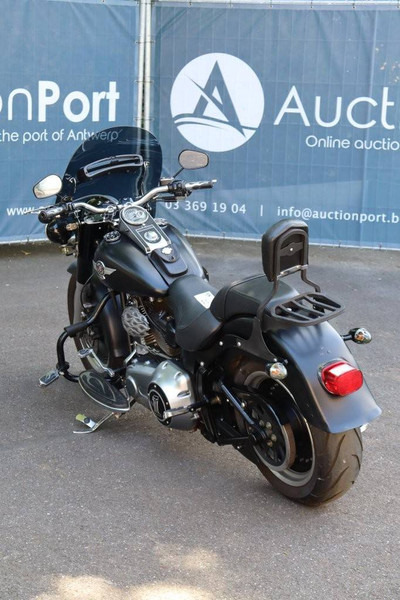 Harley-Davidson Fat Boy Low - Motocykel: obrázok 4 Harley-Davidson Fat Boy Low - Motocykel: obrázok 4