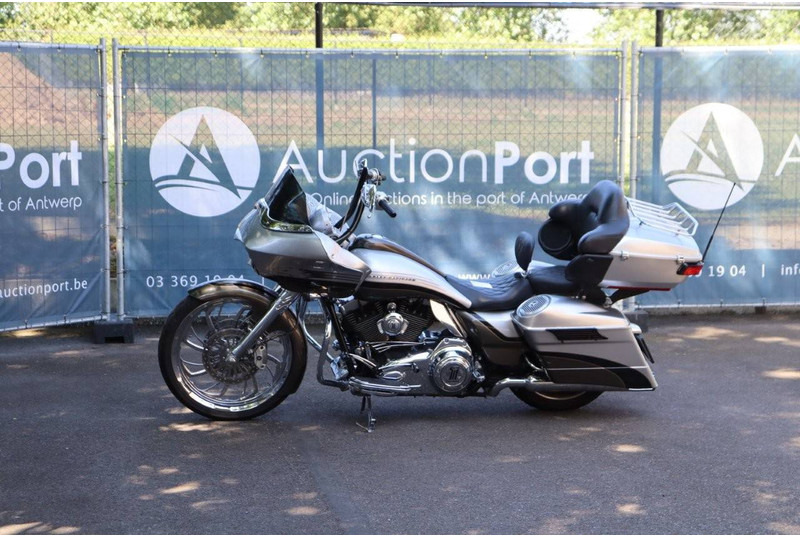 Harley-Davidson Road Glide CVO - Motocykel: obrázok 1 Harley-Davidson Road Glide CVO - Motocykel: obrázok 1