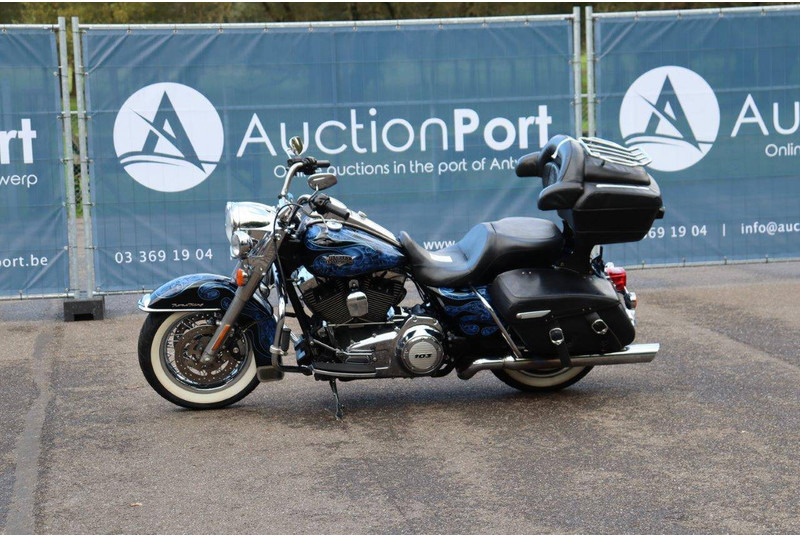 Harley-Davidson Road King Classic Touring - Motocykel: obrázok 1 Harley-Davidson Road King Classic Touring - Motocykel: obrázok 1