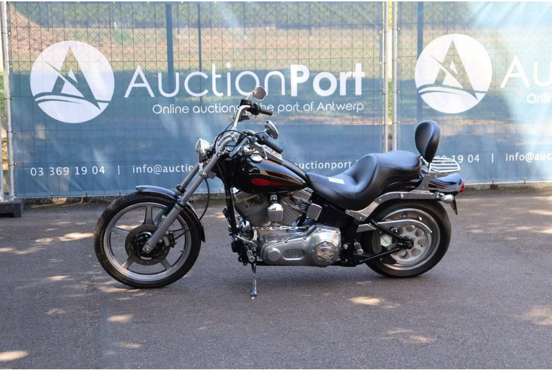 Harley-Davidson Softail Custom - Motocykel: obrázok 1 Harley-Davidson Softail Custom - Motocykel: obrázok 1