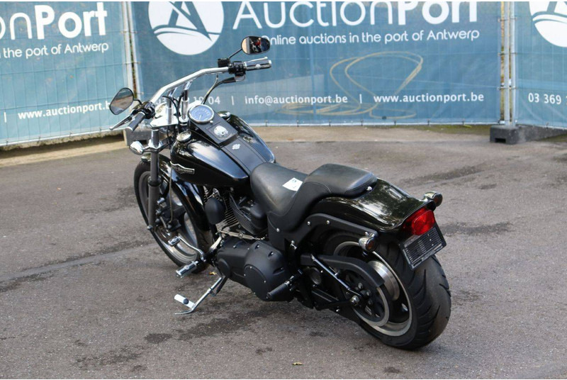 Harley-Davidson Softail Night Train - Motocykel: obrázok 4 Harley-Davidson Softail Night Train - Motocykel: obrázok 4