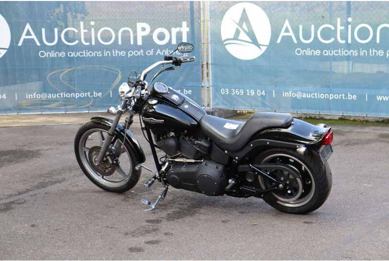 Harley-Davidson Softail Night Train - Motocykel: obrázok 3 Harley-Davidson Softail Night Train - Motocykel: obrázok 3