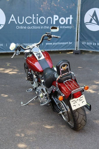 Harley-Davidson Softail Standard - Motocykel: obrázok 4 Harley-Davidson Softail Standard - Motocykel: obrázok 4