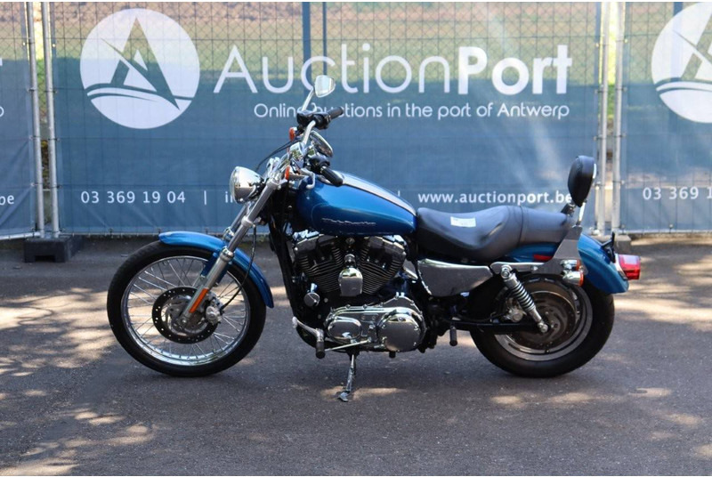 Harley-Davidson Sporster XL1200 Custom - Motocykel: obrázok 2 Harley-Davidson Sporster XL1200 Custom - Motocykel: obrázok 2