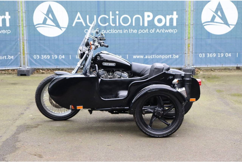 Harley-Davidson Sporster XL883 - Motocykel: obrázok 2 Harley-Davidson Sporster XL883 - Motocykel: obrázok 2