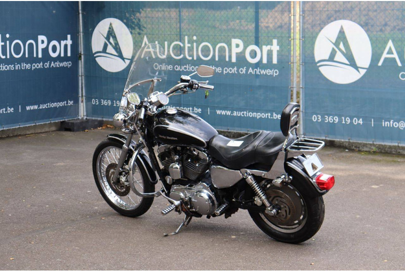 Harley-Davidson Sportster XL1200 Custom - Motocykel: obrázok 3 Harley-Davidson Sportster XL1200 Custom - Motocykel: obrázok 3