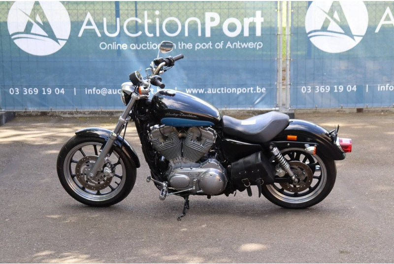 Harley-Davidson Sportster XL883 - Motocykel: obrázok 2 Harley-Davidson Sportster XL883 - Motocykel: obrázok 2