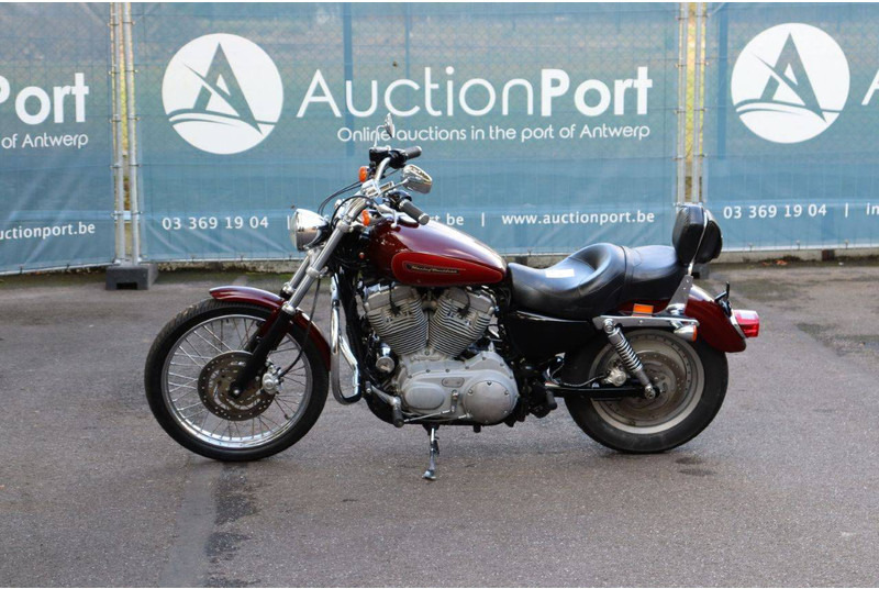 Harley-Davidson Sportster XL883 - Motocykel: obrázok 1 Harley-Davidson Sportster XL883 - Motocykel: obrázok 1
