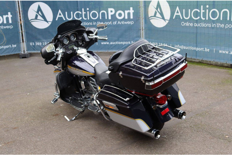 Harley-Davidson ULTRA CLASSIC CVO - Motocykel: obrázok 4 Harley-Davidson ULTRA CLASSIC CVO - Motocykel: obrázok 4