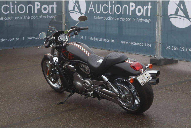 Harley-Davidson V-Rod - Motocykel: obrázok 4 Harley-Davidson V-Rod - Motocykel: obrázok 4