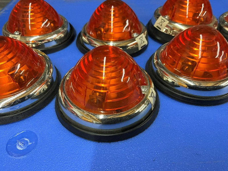 Hella - Plošinový/ Valníkový príves: obrázok 5 Hella - Plošinový/ Valníkový príves: obrázok 5