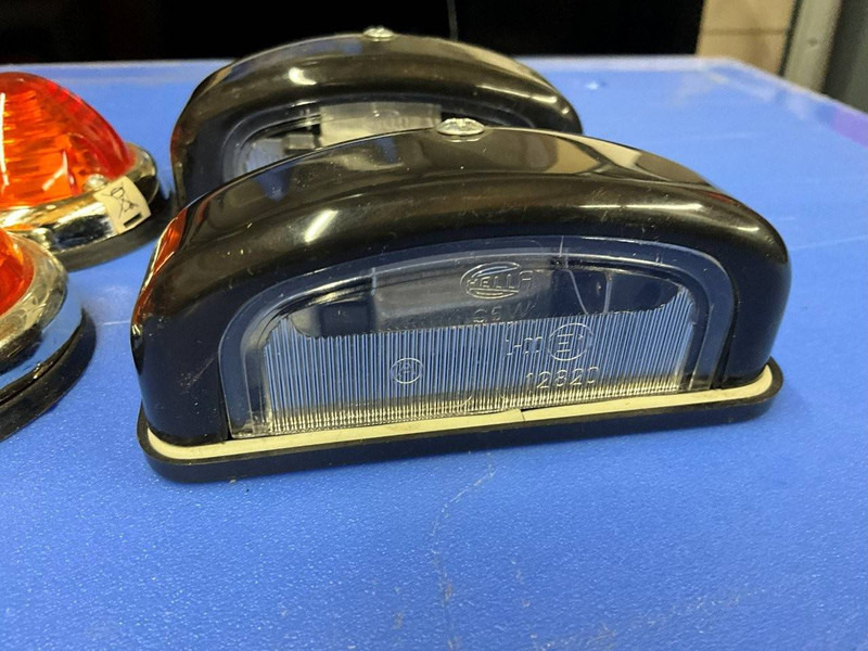 Hella - Plošinový/ Valníkový príves: obrázok 3 Hella - Plošinový/ Valníkový príves: obrázok 3