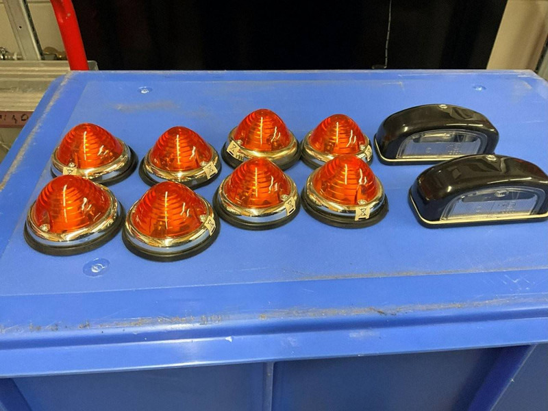 Hella - Plošinový/ Valníkový príves: obrázok 1 Hella - Plošinový/ Valníkový príves: obrázok 1