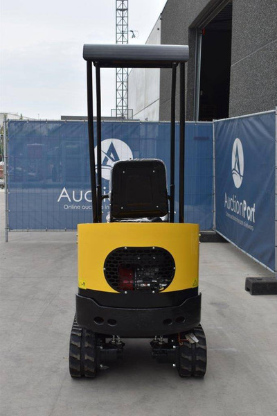 Hightop HT10 - Mini rýpadlo: obrázok 5 Hightop HT10 - Mini rýpadlo: obrázok 5