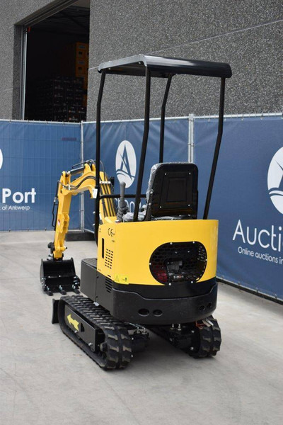 Hightop HT10 - Mini rýpadlo: obrázok 4 Hightop HT10 - Mini rýpadlo: obrázok 4