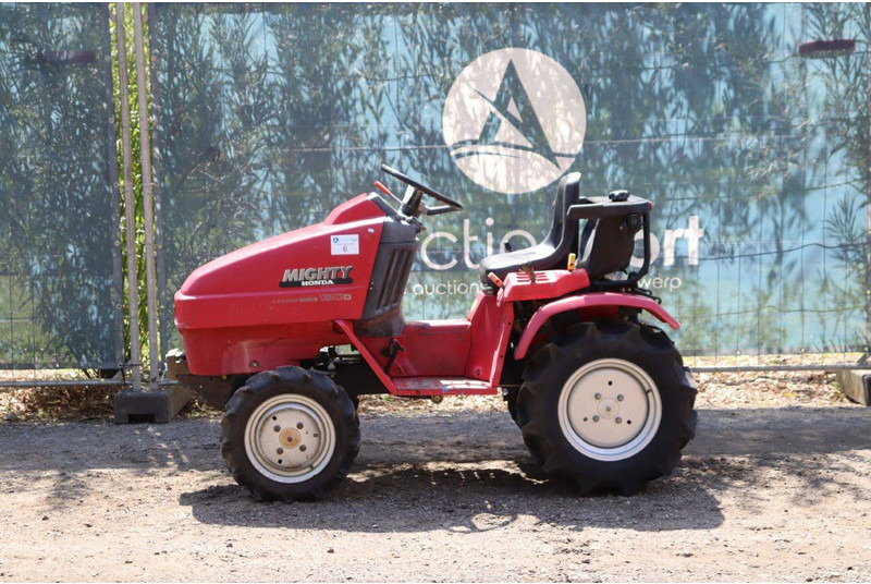 Honda RT130D - Traktor: obrázok 2 Honda RT130D - Traktor: obrázok 2