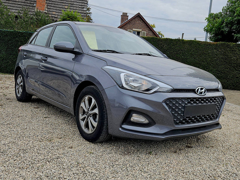 Hyundai i20 1.2 - Sedan: obrázok 5 Hyundai i20 1.2 - Sedan: obrázok 5