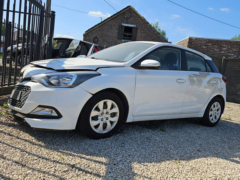 Hyundai i20 (II) 1.2 - Sedan: obrázok 2 Hyundai i20 (II) 1.2 - Sedan: obrázok 2