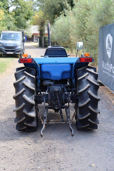 Iseki TA270F - Traktor: obrázok 5 Iseki TA270F - Traktor: obrázok 5