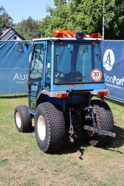 Iseki TF321F - Traktor: obrázok 4 Iseki TF321F - Traktor: obrázok 4