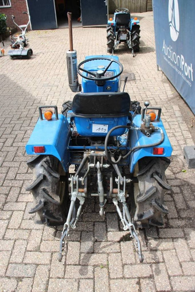 Iseki TU1400F - Traktor: obrázok 4 Iseki TU1400F - Traktor: obrázok 4