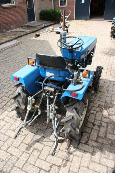 Iseki TU1400F - Traktor: obrázok 5 Iseki TU1400F - Traktor: obrázok 5
