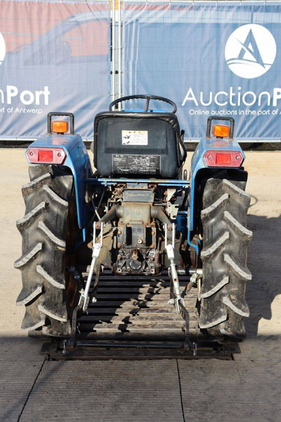 Iseki TU1700 - Traktor: obrázok 5 Iseki TU1700 - Traktor: obrázok 5