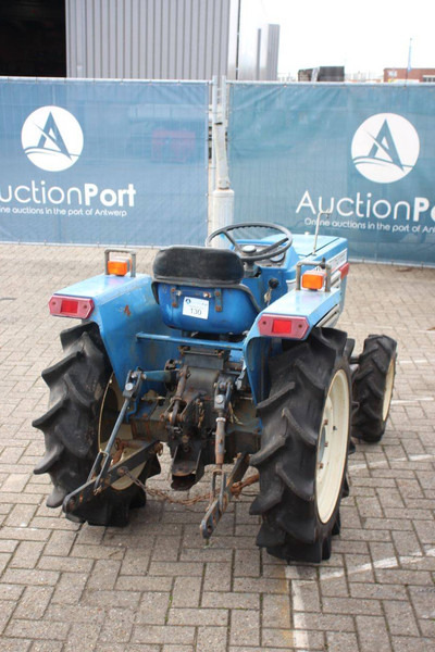 Iseki TU1700F - Traktor: obrázok 5 Iseki TU1700F - Traktor: obrázok 5