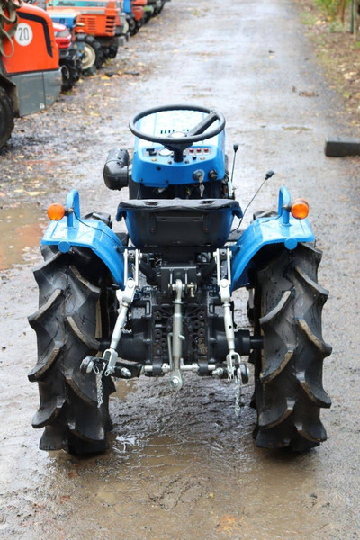 Iseki TX1410F - Traktor: obrázok 5 Iseki TX1410F - Traktor: obrázok 5