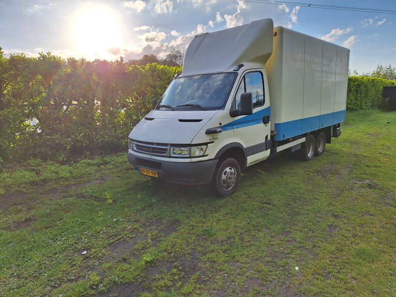 Iveco Daily 40c14 - Furgon: obrázok 3 Iveco Daily 40c14 - Furgon: obrázok 3