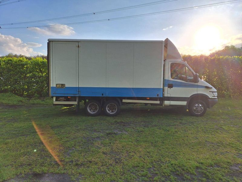 Iveco Daily 40c14 - Furgon: obrázok 5 Iveco Daily 40c14 - Furgon: obrázok 5