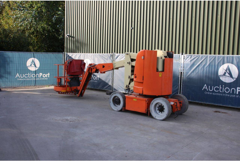 JLG E300AJP - Kĺbová pracovná plošina: obrázok 3 JLG E300AJP - Kĺbová pracovná plošina: obrázok 3