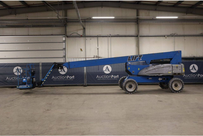 JLG E600JP - Teleskopická plošina: obrázok 2 JLG E600JP - Teleskopická plošina: obrázok 2