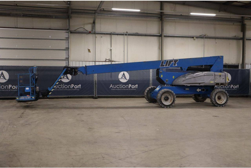 JLG E600JP - Teleskopická plošina: obrázok 1 JLG E600JP - Teleskopická plošina: obrázok 1