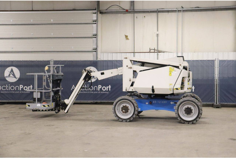 JLG H340AJ 4 WD - Kĺbová pracovná plošina: obrázok 3 JLG H340AJ 4 WD - Kĺbová pracovná plošina: obrázok 3