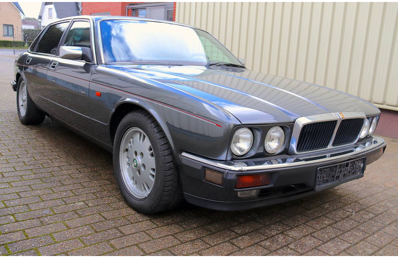 Jaguar XJ-12 - Sedan: obrázok 3 Jaguar XJ-12 - Sedan: obrázok 3