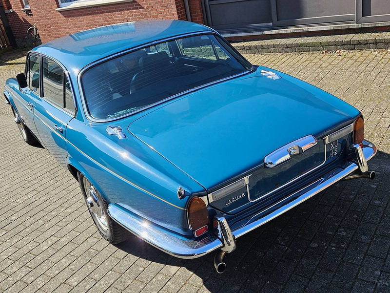 Jaguar XJ 4.2 Manual 4-Speed Overdrive - Sedan: obrázok 4 Jaguar XJ 4.2 Manual 4-Speed Overdrive - Sedan: obrázok 4