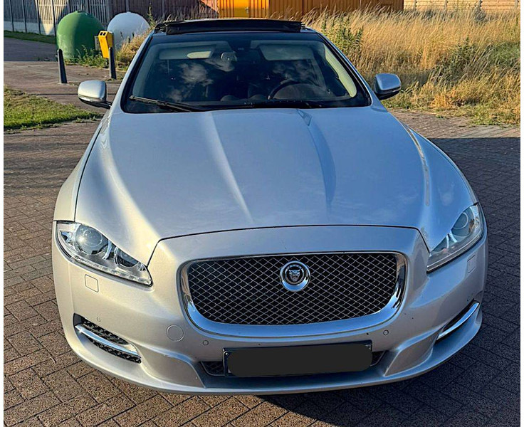 Jaguar XJ (X351) 3.0 V6 Diesel 'Supersport' - Sedan: obrázok 5 Jaguar XJ (X351) 3.0 V6 Diesel 'Supersport' - Sedan: obrázok 5