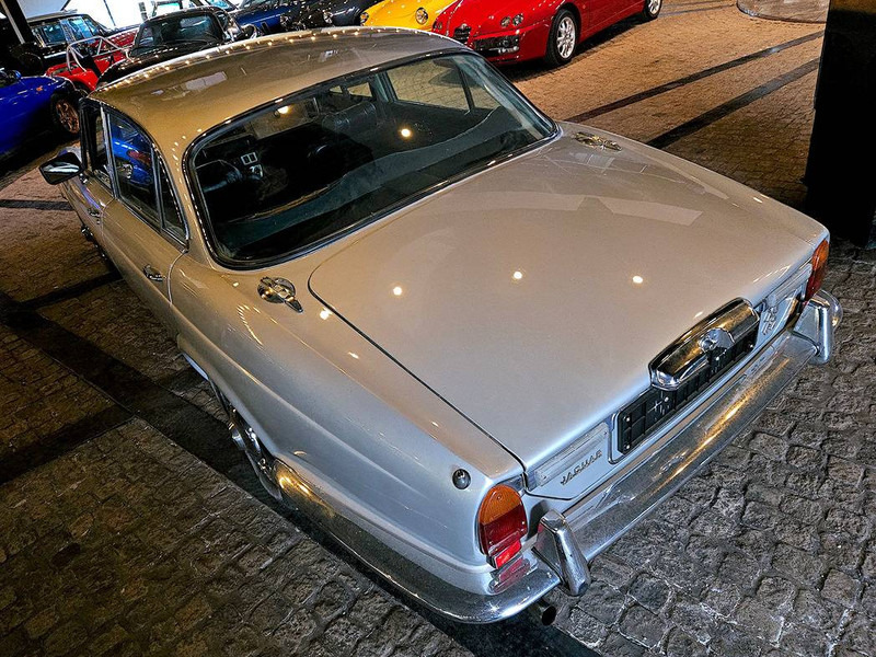 Jaguar XJ (series II) 4.2 Automatic - Sedan: obrázok 3 Jaguar XJ (series II) 4.2 Automatic - Sedan: obrázok 3
