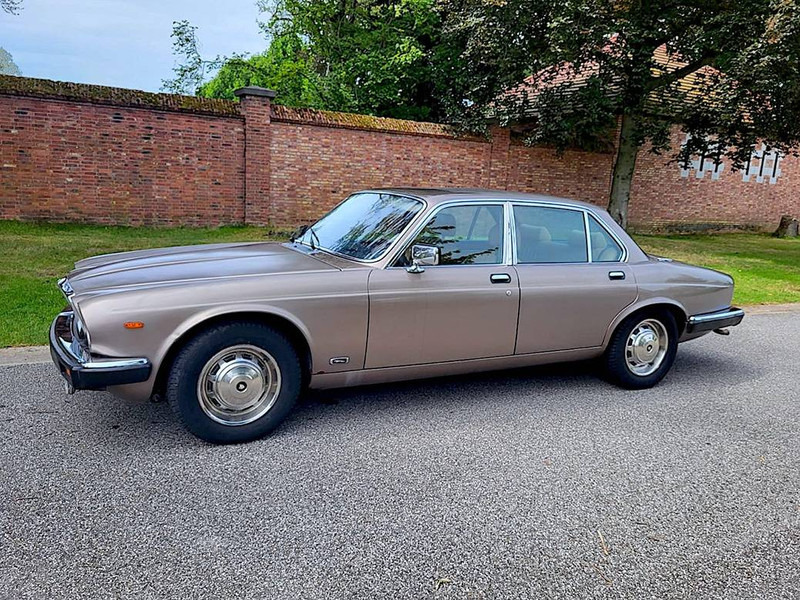 Jaguar '(XJ series III) Sovereign 4.2 - Sedan: obrázok 4 Jaguar '(XJ series III) Sovereign 4.2 - Sedan: obrázok 4