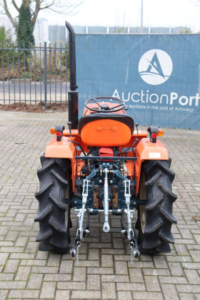 Kubota B1502DT - Traktor: obrázok 5 Kubota B1502DT - Traktor: obrázok 5