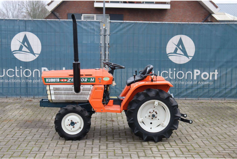 Kubota B1502DT - Traktor: obrázok 2 Kubota B1502DT - Traktor: obrázok 2