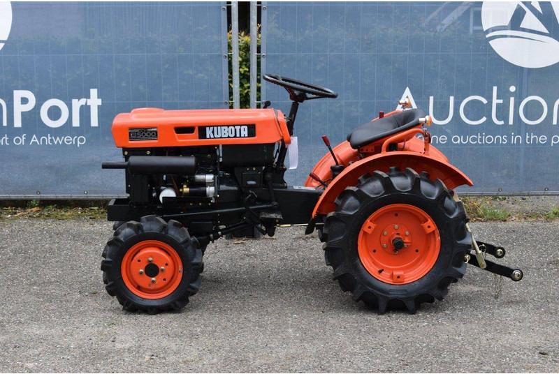 Kubota B5000 - Traktor: obrázok 2 Kubota B5000 - Traktor: obrázok 2