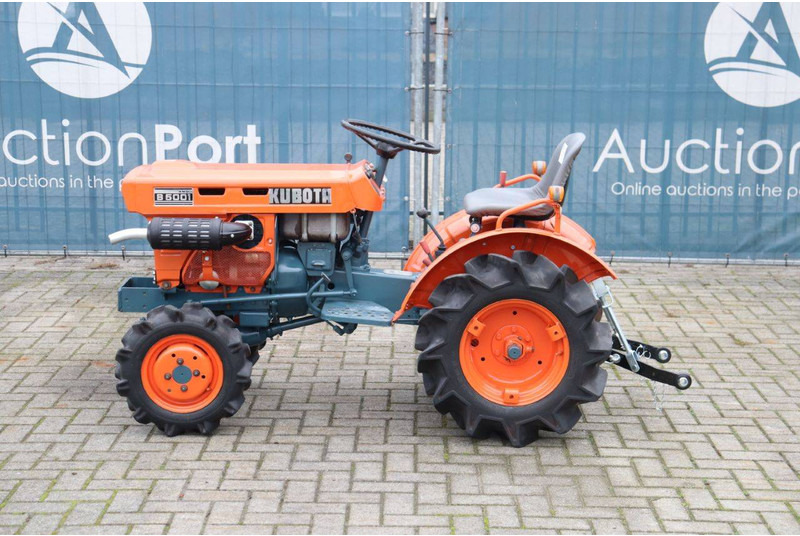 Kubota B5001 - Traktor: obrázok 2 Kubota B5001 - Traktor: obrázok 2