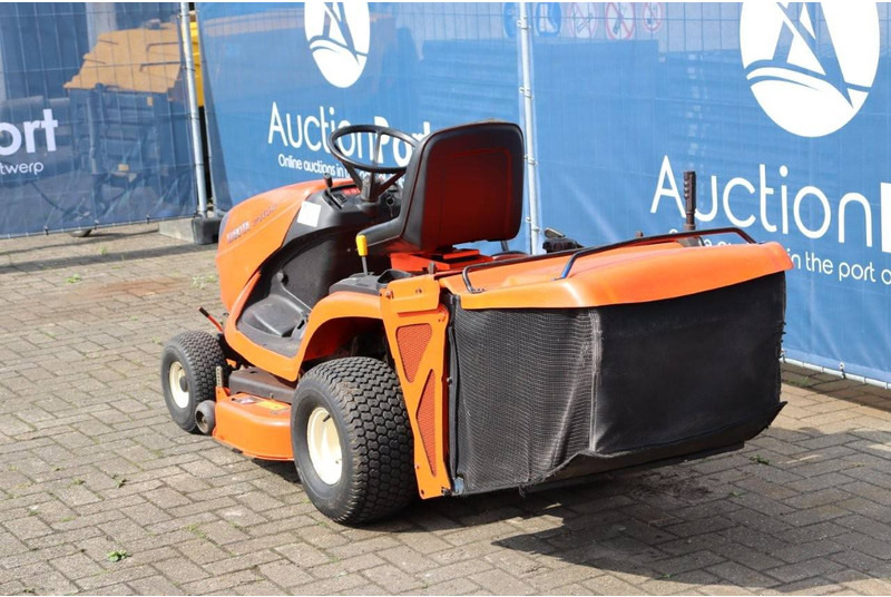 Kubota GR1600EC - Záhradná kosačka: obrázok 4 Kubota GR1600EC - Záhradná kosačka: obrázok 4